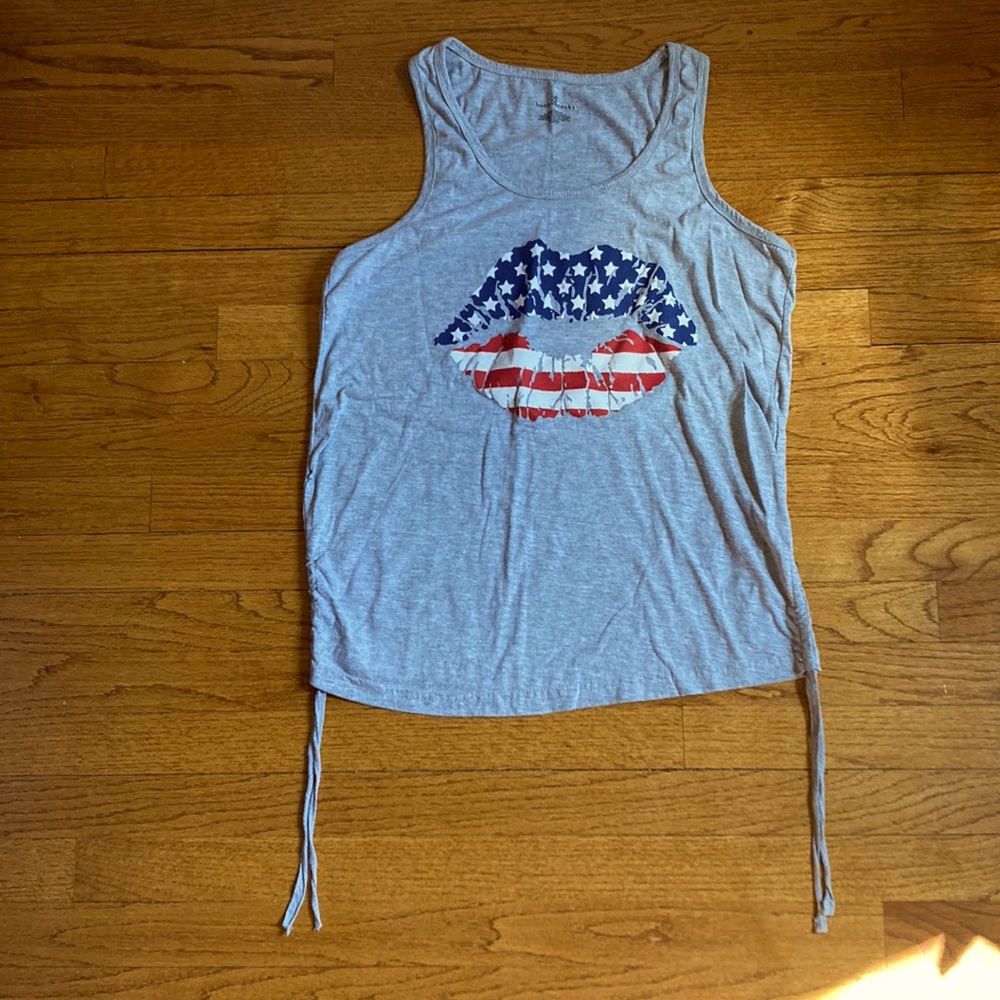 American flag kiss tank top on grey background. Bobbie Brooks size large.